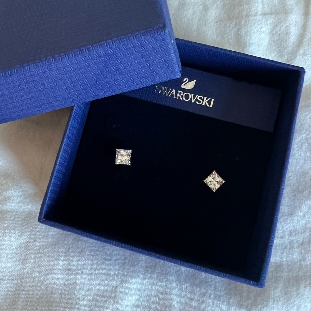 Swarovski Gold Stud Earrings NWT